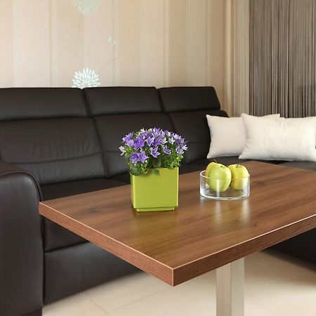 10 Bed And Breakfast Познань Экстерьер фото