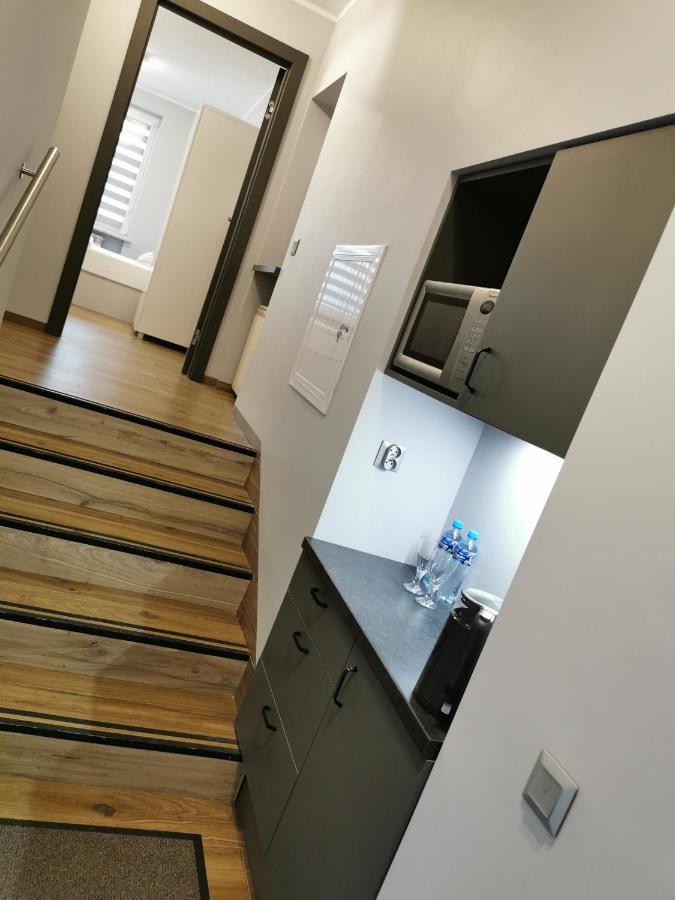 10 Bed And Breakfast Познань Экстерьер фото
