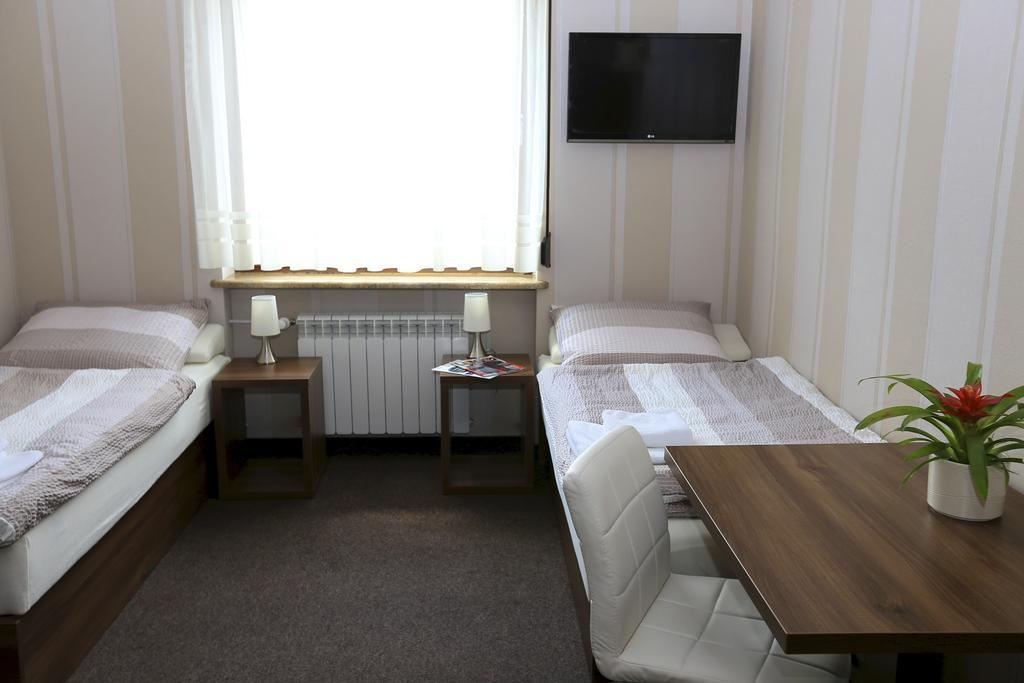 10 Bed And Breakfast Познань Номер фото